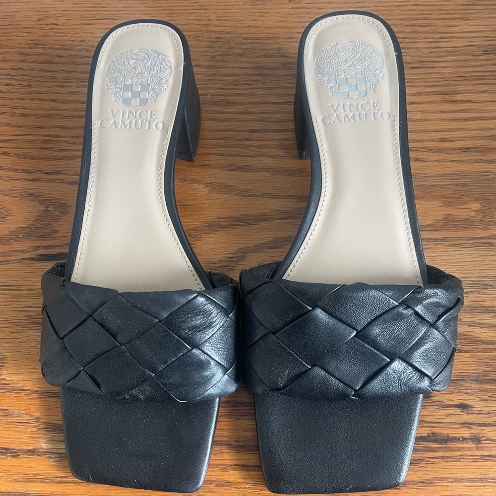 Vince Camuto Semtera Black Square Toe Leather 2” Sandal sz 6.5 EUC